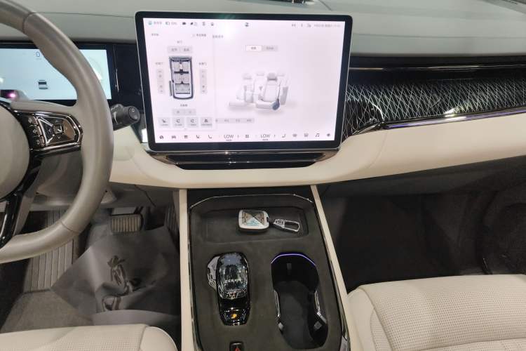 Used Zeekr 009 2022 WE Edition
