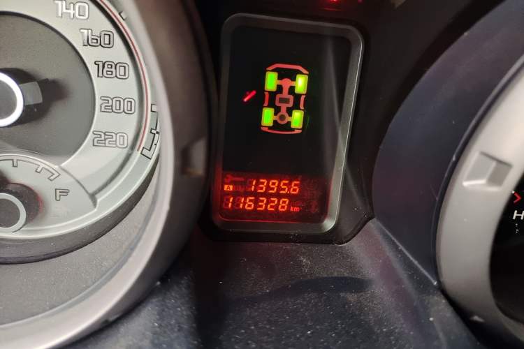 Used Mitsubishi Pajero 2016 3.0L Automatic Standard Version China V Standard Odometer Close Up