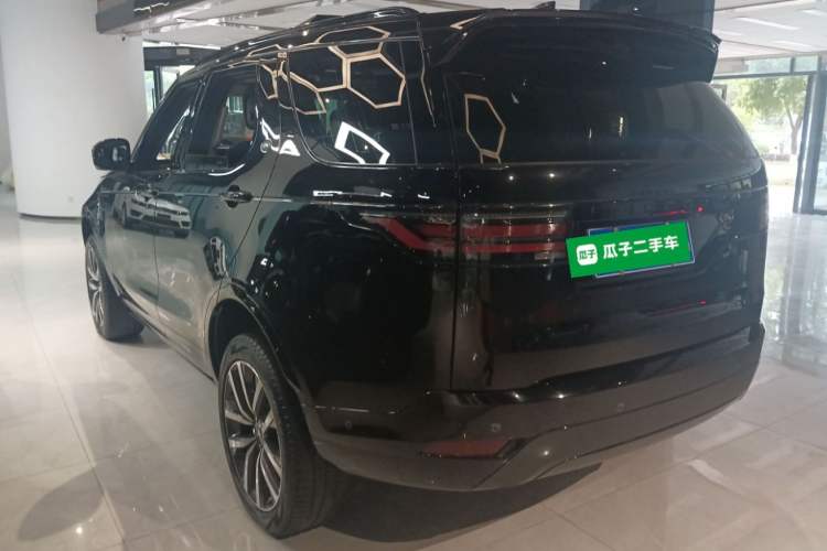 Used Land Rover Discovery 2021 360 PS R-Dynamic SE Rear Left 45 Deg