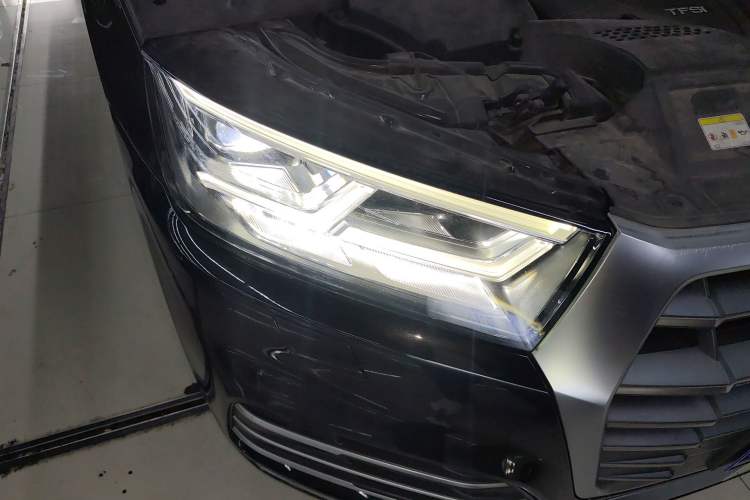 Used Audi Q5L 2020 Updated 40 TFSI Prestige Fashion Edition Right Front Headlight