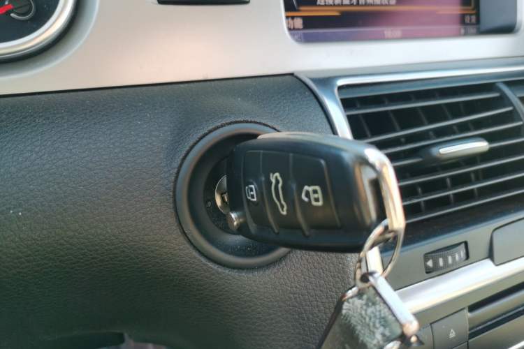 Used Audi Q7 2012 3.0 TFSI Comfort Model (200kW) Vehicle Key