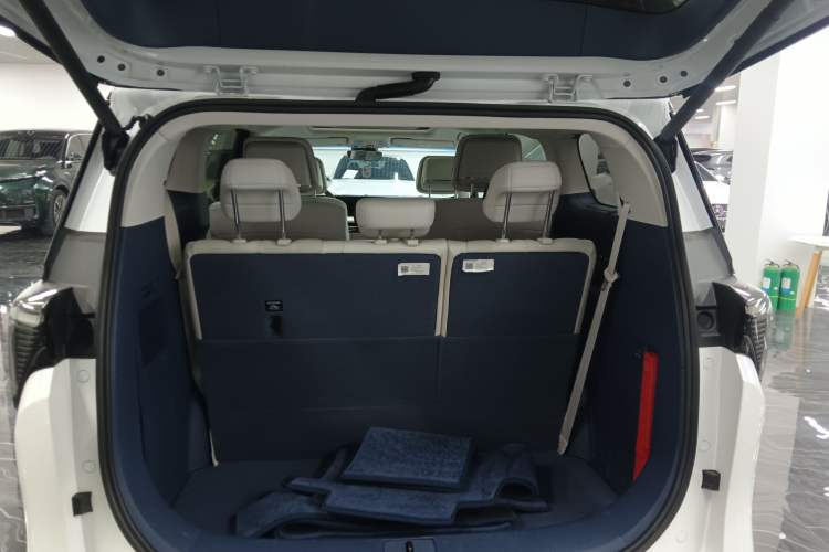 Used Buick GL8 New Energy 2024 Lu Zun Deluxe Edition 7-Seater
