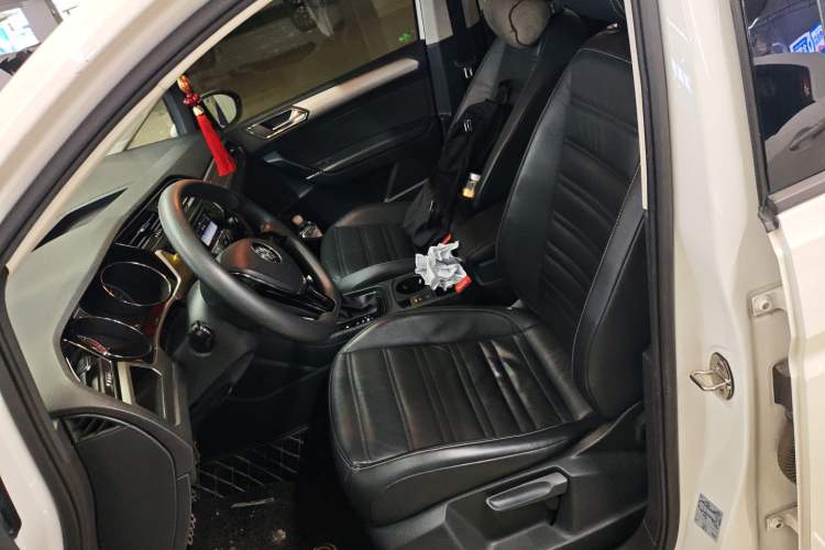 Used Volkswagen Touran 2016 Volkswagen Touran L 280TSI DSG Comfort Edition Left Front Seat