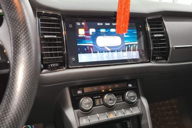 Used Skoda Kodiaq 2018 Facelifted TSI330 5-Seater Two-Wheel-Drive Comfort Edition
