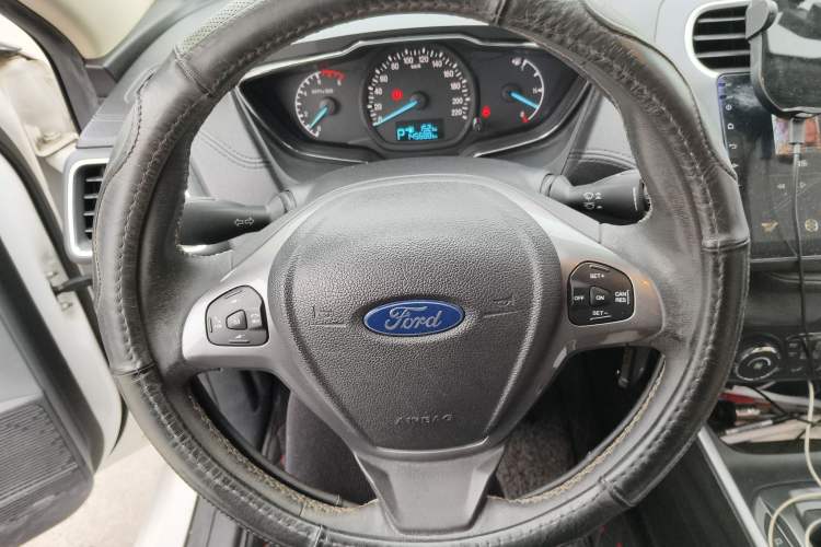 Used Ford Escort 2015 1.5L Automatic Fashion Model
