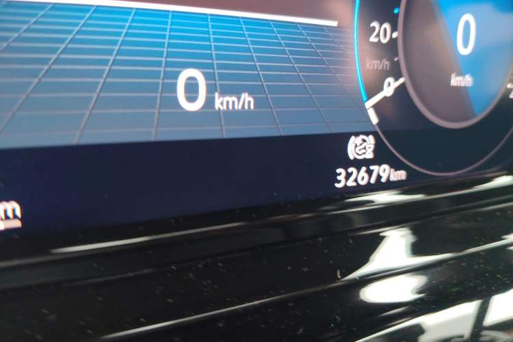 Used Volkswagen Golf 2021 280TSI DSG R-Line Odometer Close Up