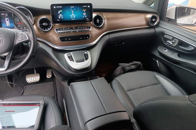 Used Mercedes-Benz V-Class 2021 V 260 Prestige Edition