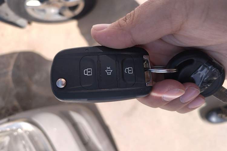 Used Wuling Hongguang 2021 1.5L S Base Version LAR Vehicle Key