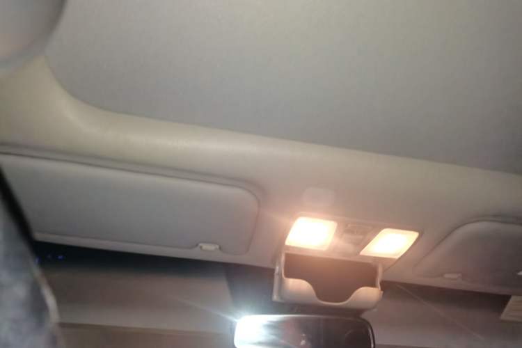 Used Hyundai Mistra 2017 1.8L Automatic Deluxe DLX Model China V Emission Standard Headliner