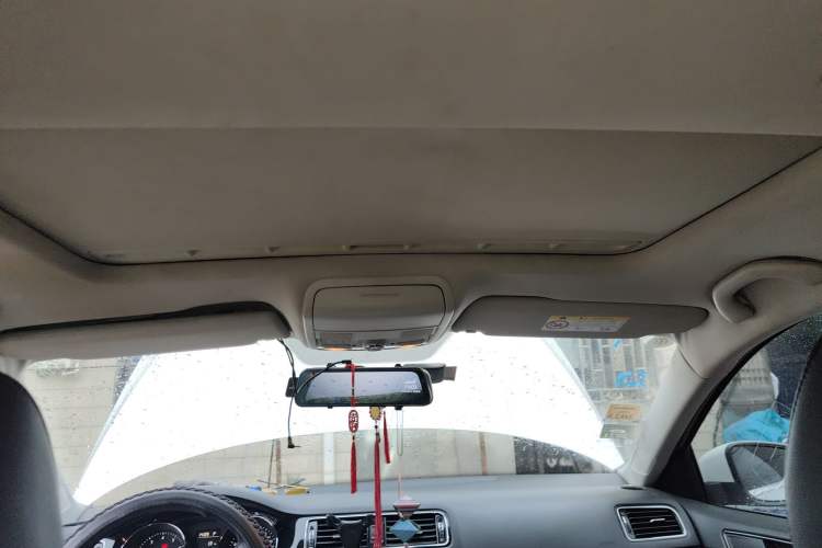 Used Volkswagen Sagitar 2015 1.6L Automatic Comfort Model
