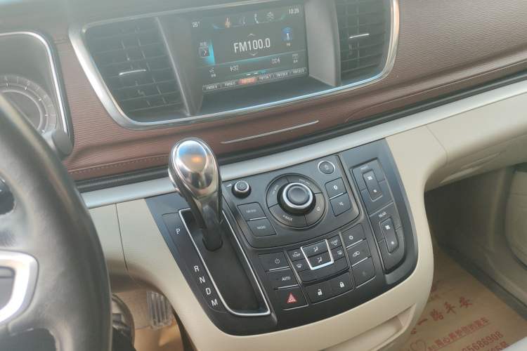Used Buick GL8 2017 25S Comfort Version China V Standard Audio And AC Panel