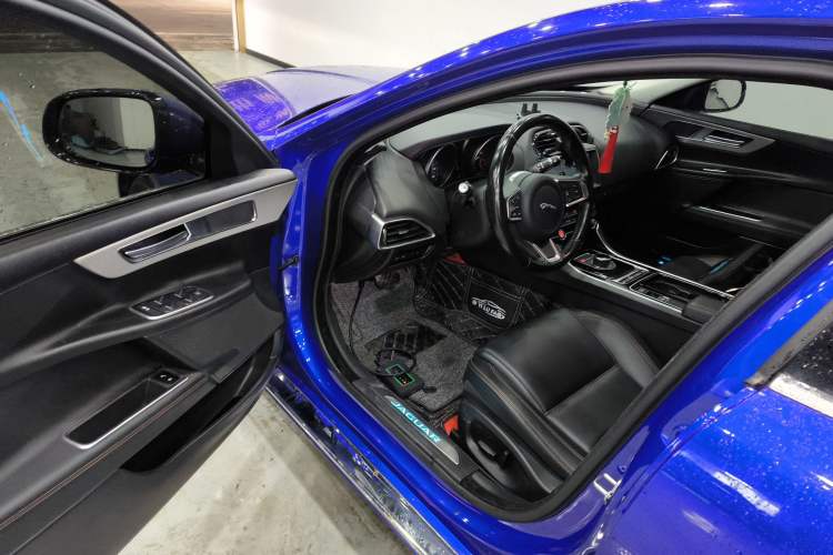 Used Jaguar XEL 2019 2.0T 200 PS Luxury Edition Driver Seat