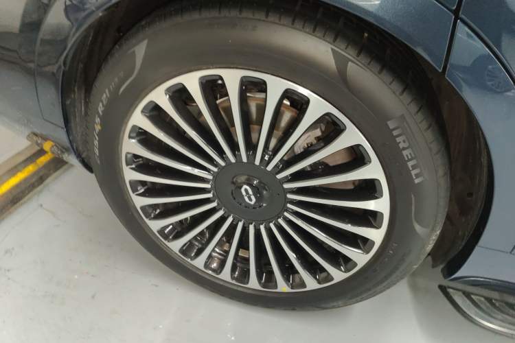 Used Hima AITO M9 2025 Extended-Range Ultra Version 52 kWh 6-Seater