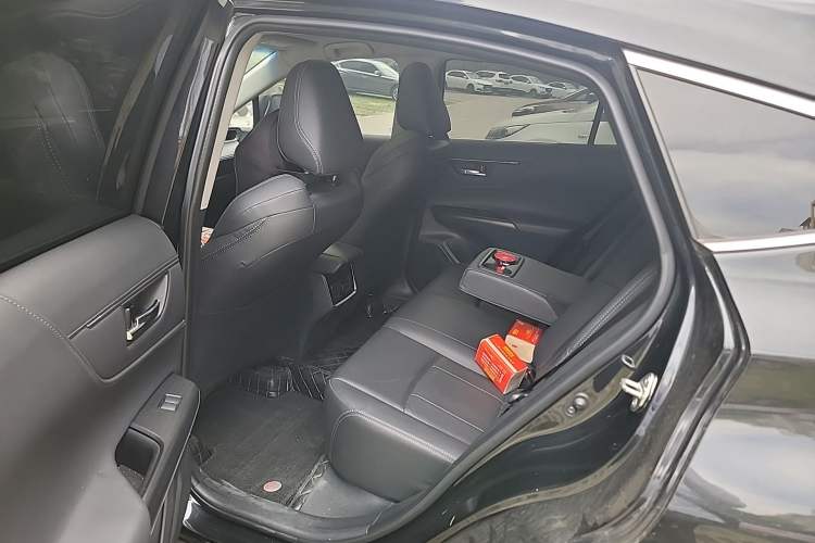 Used Toyota Harrier 2022 2.0L CVT Two-Wheel Drive Luxury Edition Left Rear Seat