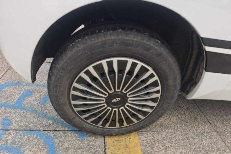 Used Chery QQ Ice Cream 2022 170km Sundae Phosphate Lithium-Ion
