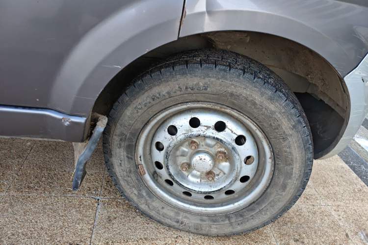 Used BAIC Weiwang 306 2013 1.2L Value Edition Basic 7-Seater A12 China IV Standard Right Front Wheel Hub