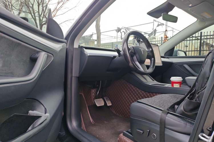 Used Tesla Model Y 2023 Rear-Wheel-Drive Version