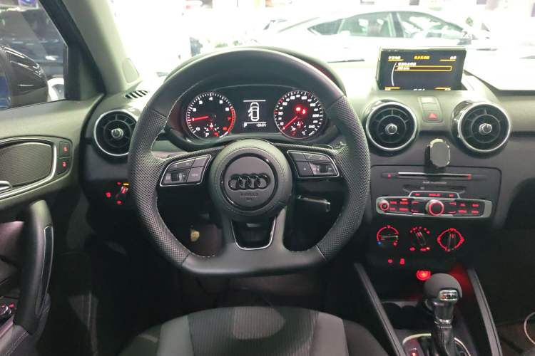 Used Audi A1 2016 30 TFSI Sportback Design Fashion Edition
