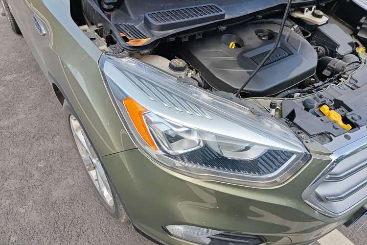 Used Ford Kuga 2017 EcoBoost 245 Four-Wheel Drive Platinum Edition Right Front Headlight