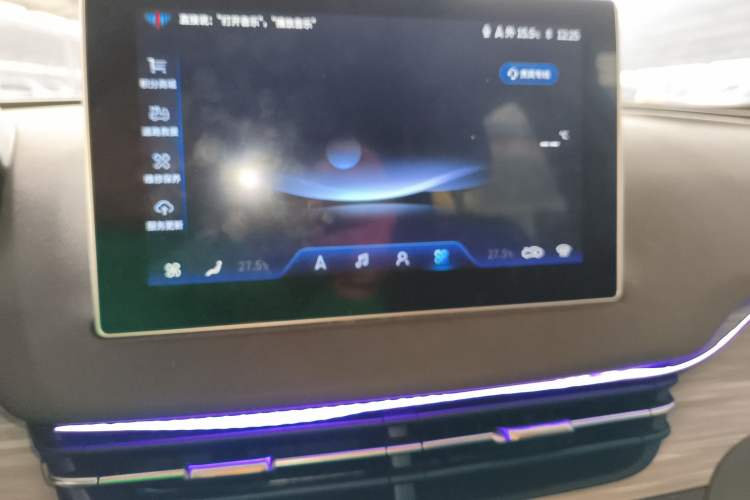 Used Hongqi E-QM5 2024 610 km PLUS Audio And AC Panel