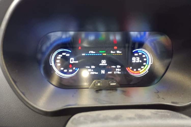 Used Chana Ruixing EM80 2025 Passenger Version Comfort Model 6 Seats 300 km Liftback Door