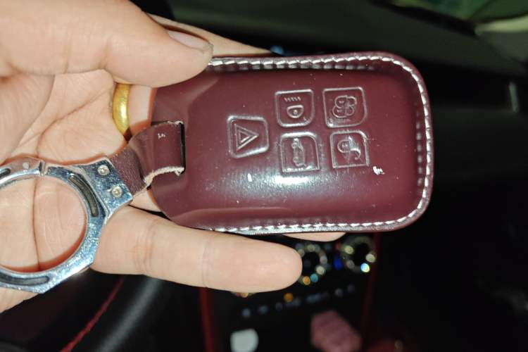 Used Land Rover Discovery Sport 2019 240 PS SE Dynamic Version China VI Standard
