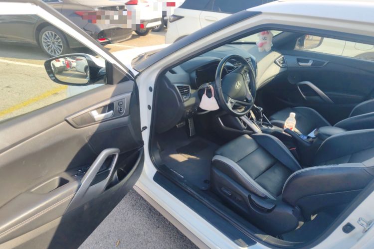 Used Hyundai Veloster 2015 1.6T Automatic Luxury Edition Driver Seat