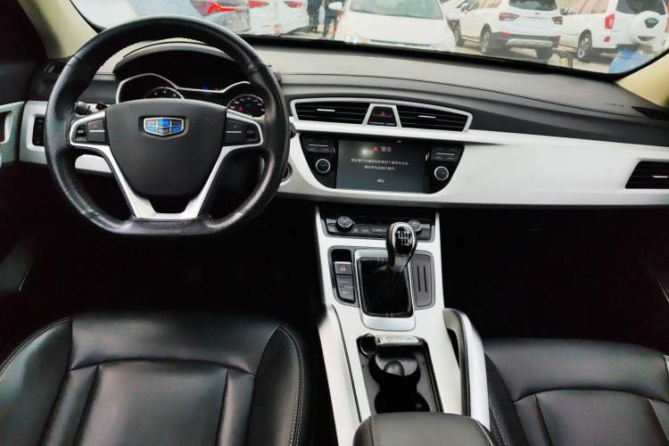 Used Geely Auto Emgrand X7 Sport 2018 2.0L Manual Two-Wheel Drive Zhiya Version