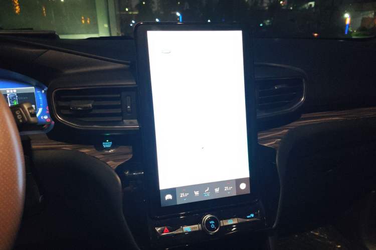 Used Ford Explorer 2020 EcoBoost 285 4x4 Titanium Edition 7-Seater
