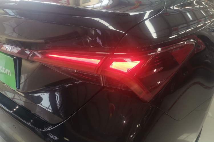 Used Toyota Avalon 2023 2.5L Luxury Edition Right Rear Taillight