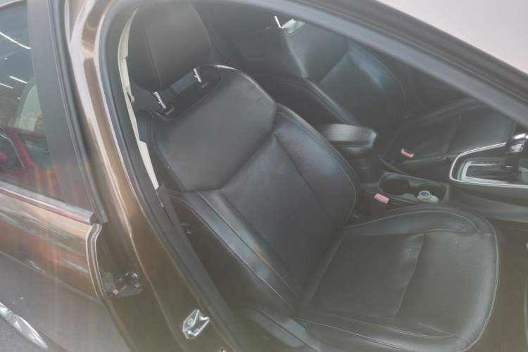 Used Ford Escort 2015 1.5L Automatic Fashion Model