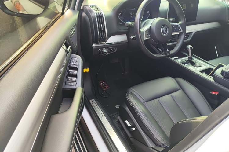 Used BYD Tang 2019 2.0T Automatic SmartConnect Luxury Version 5 Seats China VI Standard