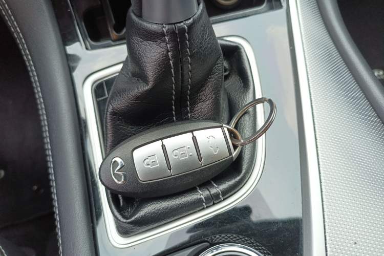 Used Infiniti Q50L 2015 2.0T Enjoyment Edition
