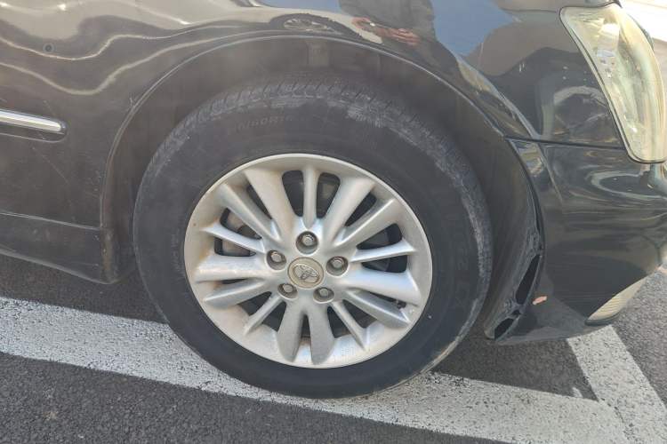 Used Toyota Crown 2005 2.5L Royal Right Front Wheel Hub