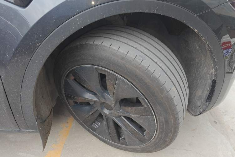 Used Tesla Model Y 2024 Rear-Wheel-Drive Version Right Front Wheel Hub