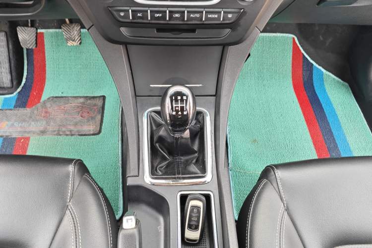 Used Geely Auto Emgrand 2017 Sedan Million Edition 1.5L Manual - Upward Version Gear Lever