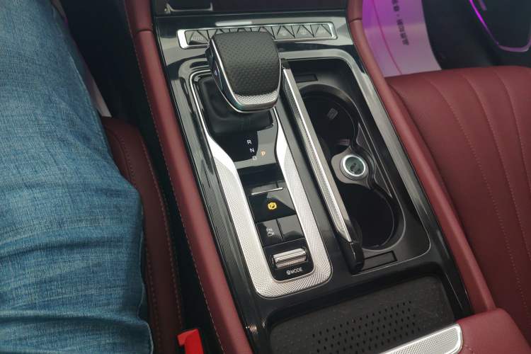 Used Hongqi H5 PHEV 2025 170 Super Hybrid Version Gear Lever