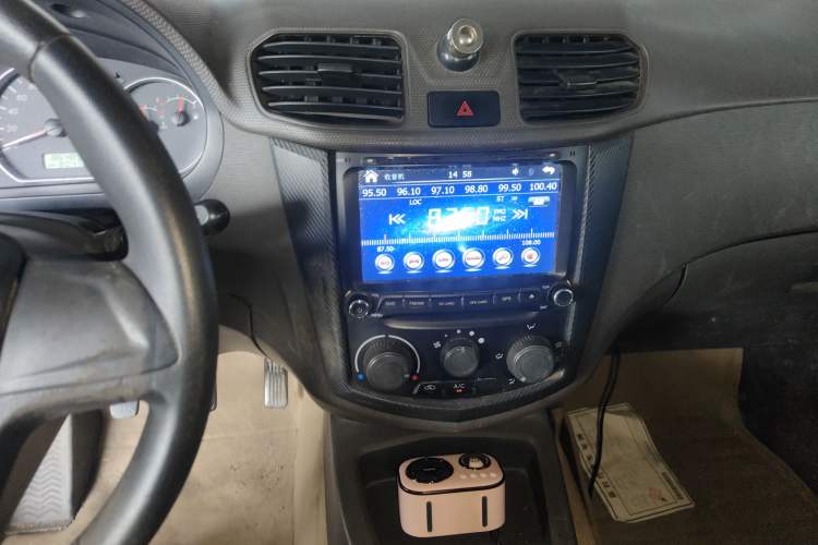 Used Wuling Hongguang 2014 1.2L Standard Model China IV