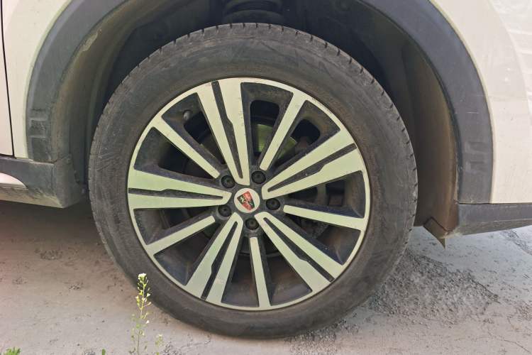 Used Roewe RX5 2019 20T Two-Wheel Drive Automatic 4G Connected Platinum Edition Right Front Wheel Hub