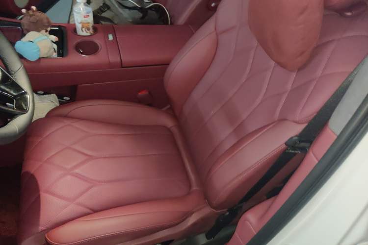 Used Hima AITO M8 2025 Extended-Range Ultra Version 53.4 kWh 6-Seater Edition
