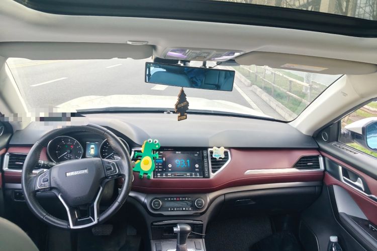 Used Haval H6 Coupe 2018 Red-Label 1.5T Automatic Two-Wheel Drive Ultra-Luxury Model Center Console