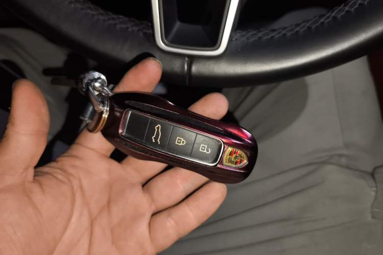 Used Porsche Cayenne 2019 Cayenne Coupé 3.0T Vehicle Key