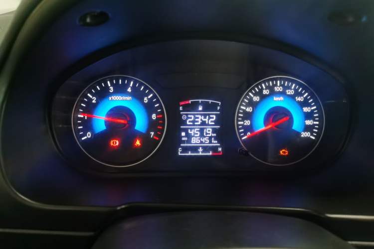 Used Dongfeng Fengon 330 2017 1.5L Manual Utility II DK15 Instrument Cluster