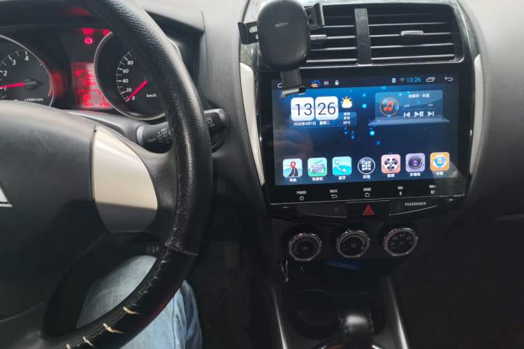 Used Mitsubishi ASX 2013 2.0L CVT Two-Wheel Drive Elite Edition Audio And AC Panel