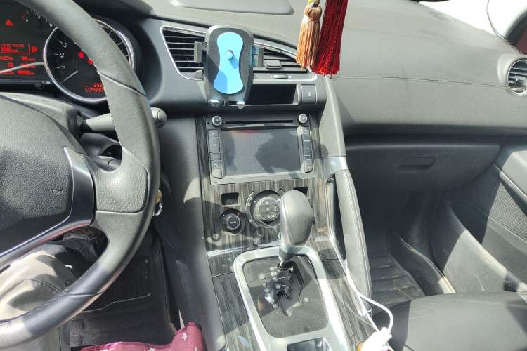 Used Peugeot 3008 2015 2.0L Automatic Trend Edition Audio And AC Panel