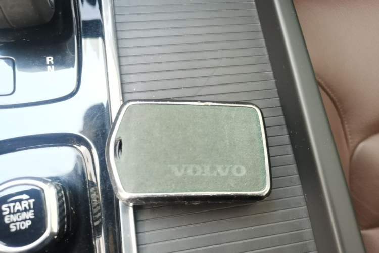 Used Volvo S60 2022 B4 Zhiyi Luxury Edition
