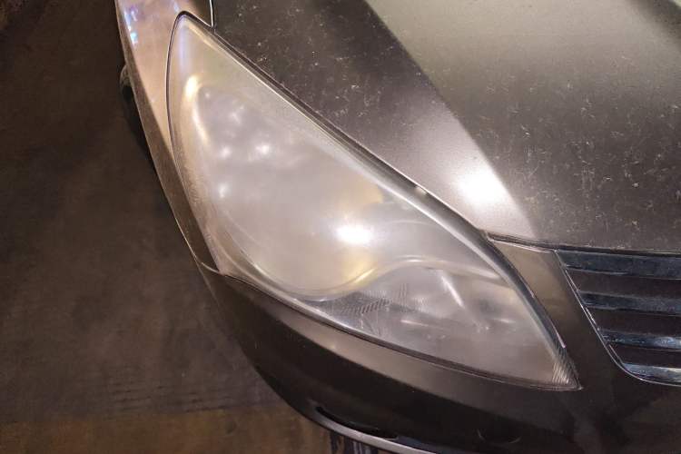 Used Hyundai Celesta 2011 1.6L Manual Top Trim Right Front Headlight