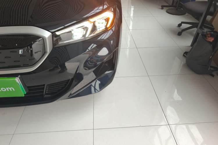 Used BMW i3 2022 eDrive 35 L
