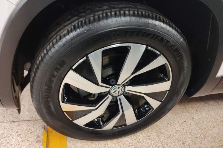 Used Volkswagen Tayron 2020 280TSI Two-Wheel Drive Luxury Connect Edition Left Front Wheel Hub