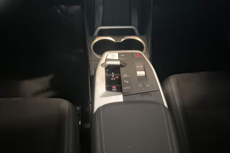 Used BMW X1 2023 xDrive25Li M Sport Package Gear Lever